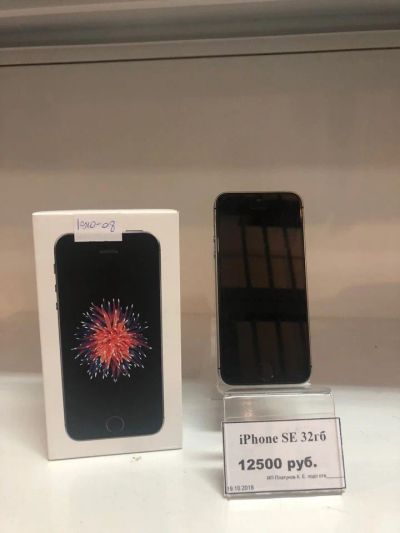 Лот: 12437276. Фото: 1. iPhone SE 32gb (1910-08). Смартфоны