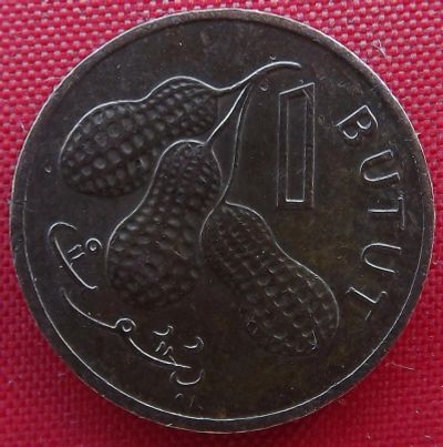 Лот: 2935022. Фото: 1. (№2855/LF) 1 бутут 1971 (Гамбия... Африка