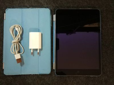 Лот: 13202689. Фото: 1. Планшет Apple iPad mini. Планшеты