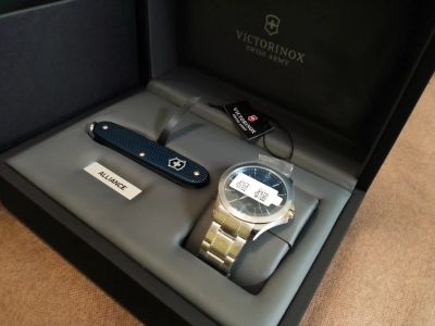 Лот: 19343108. Фото: 1. Часы мужские victorinox. Оригинальные наручные часы