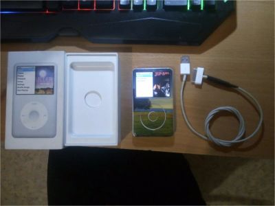 Лот: 9434949. Фото: 1. ipod classic 160gb Полный комплект. Плееры