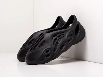 Лот: 17360366. Фото: 1. Кроссовки Adidas Yeezy Foam Runner... Кеды, кроссовки, слипоны