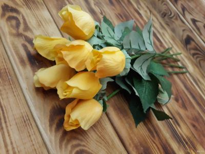 Лот: 14562767. Фото: 1. Розы желтые Реалистичные декоративные... Искусственные и сувенирные цветы