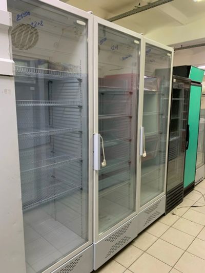 Лот: 17156953. Фото: 1. Холодильные шкафы -витрины Бирюса... Холодильное
