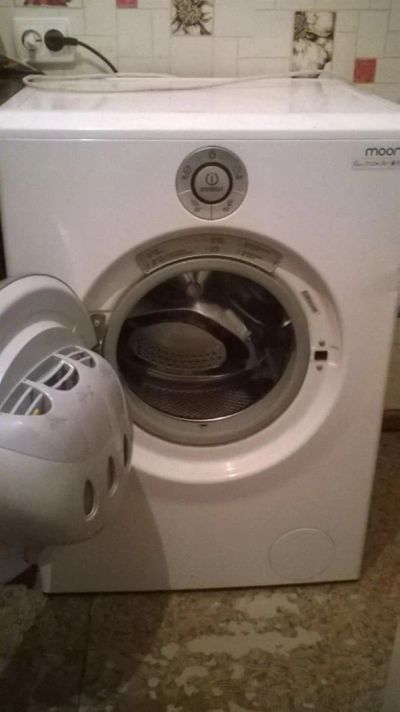 Лот: 7848566. Фото: 1. Стиральная машинка indesit moon. Стиральные машины