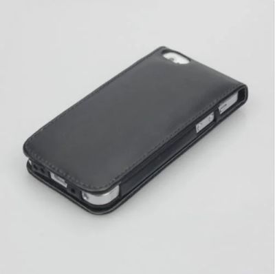 Лот: 3545651. Фото: 1. Чехол черный кожанный Iphone 5... Чехлы, бамперы