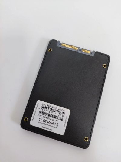 Лот: 19067501. Фото: 1. Диск SSD 2.5" 240GB AMD R5SL240G... SSD-накопители