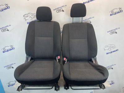 Лот: 24425466. Фото: 1. сидения Mitsubishi Lancer CY. Двигатель и элементы двигателя