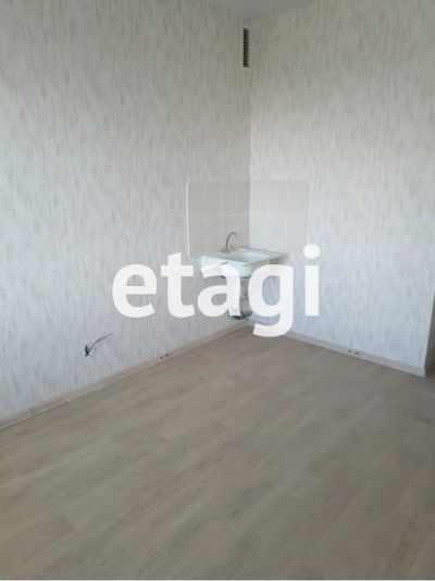 Лот: 25299233. Фото: 1. 1-комн. квартира , Красноярск... Квартиры, студии