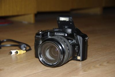 Лот: 3429949. Фото: 1. Фотоаппарат Panasonic Lumix DMC-FZ30. Цифровые компактные