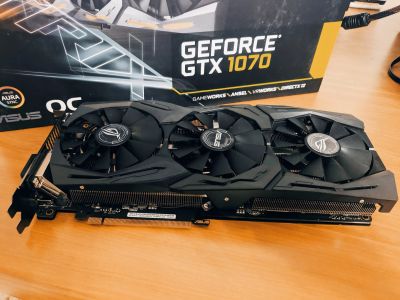 Лот: 17090892. Фото: 1. ASUS gtx 1070 Strix OC. Видеокарты
