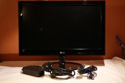 Лот: 11757834. Фото: 1. Монитор 22" LG Flatron E2240 FullHD... ЖК-мониторы