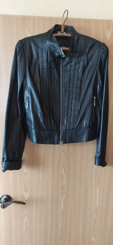 Лот: 20054278. Фото: 1. Кожаная куртка. Верхняя одежда