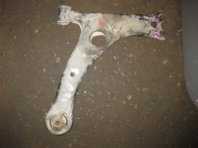 Лот: 20902929. Фото: 1. Рычаг подвески нижний Toyota Avensis... Ходовая, подвеска, рулевое управление