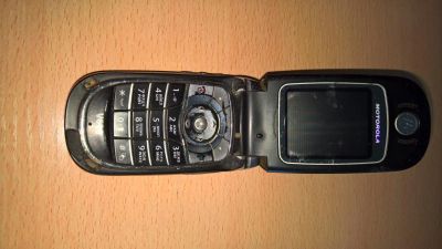 Лот: 7661397. Фото: 1. Motorola v620. Кнопочные мобильные телефоны
