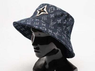 Лот: 24974451. Фото: 1. Панама Louis Vuitton. Шарфы, платки