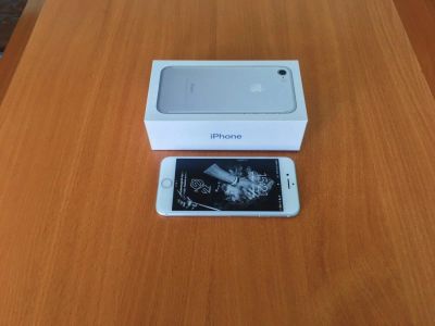 Лот: 9497378. Фото: 1. iPhone / Айфон 7 Silver / Серебряный... Смартфоны