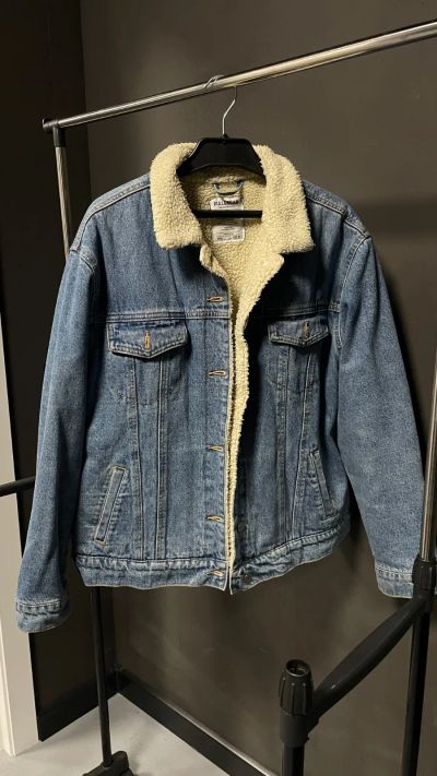Лот: 23912009. Фото: 1. Джинсовка с мехом pull & bear. Верхняя одежда