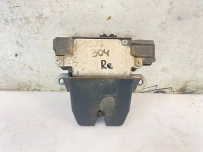 Лот: 25259209. Фото: 1. замок багажника Ford Focus CB4. Двигатель и элементы двигателя
