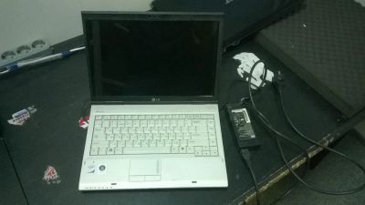 Лот: 4929843. Фото: 1. Ноутбук LG R400-MP11R C2D T5300... Ноутбуки
