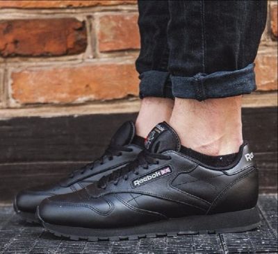 Лот: 10790995. Фото: 1. Кроссовки Reebok Classic Leather... Кеды, кроссовки, слипоны