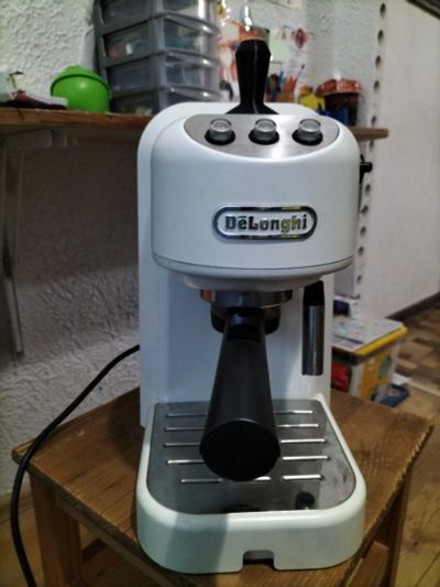 Лот: 20615681. Фото: 1. Кофеварка рожковая Delonghi ec... Чайники, кофемашины, кулеры