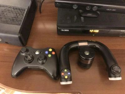 Лот: 14030404. Фото: 1. Xbox 360 + Руль + 2 Джойстика... Консоли