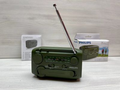 Лот: 17593343. Фото: 1. Портативный радиоприемник Philips... Тюнеры, радиоприёмники