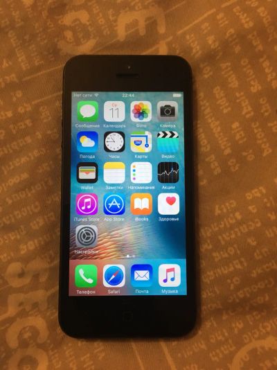 Лот: 8860350. Фото: 1. Apple iPhone 5 16GB 16 GB black... Смартфоны