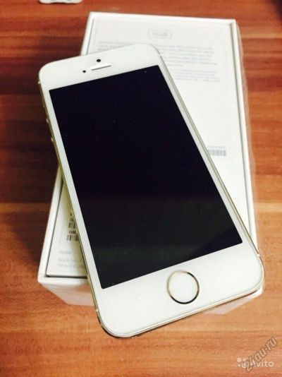 Лот: 6731541. Фото: 1. Iphone 5s gold. Смартфоны