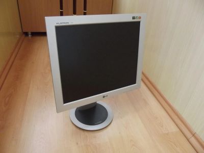 Лот: 4393758. Фото: 1. Монитор LG Flatron L1730B неисправный. ЖК-мониторы