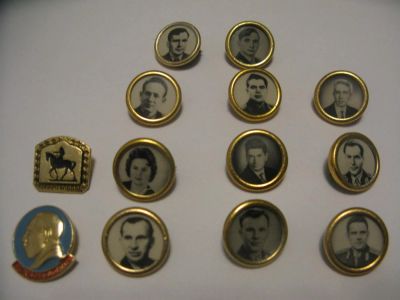 Лот: 3563841. Фото: 1. значки на тему "Знаменитые люди... Сувенирные