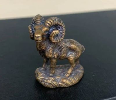 Лот: 17134986. Фото: 1. Бронзовая фигурка Горный козел. Фигурки, статуэтки