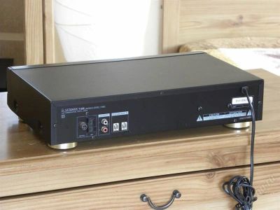 Лот: 6395634. Фото: 1. Всеволновый тюнер Luxman T-235... Тюнеры, радиоприёмники