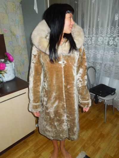Лот: 3152614. Фото: 1. Мутоновая шуба. Отличное состояние... Верхняя одежда