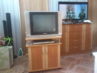 Лот: 1517727. Фото: 1. Телевизор с ДВД и тумбой вместе... Телевизоры