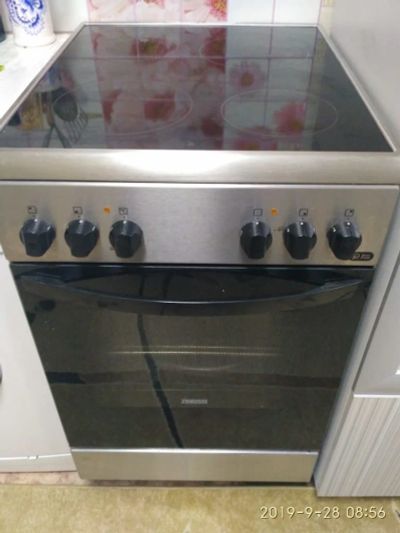 Лот: 14732214. Фото: 1. Электроплита Zanussi с керамической... Плиты, духовые шкафы, варочные поверхности