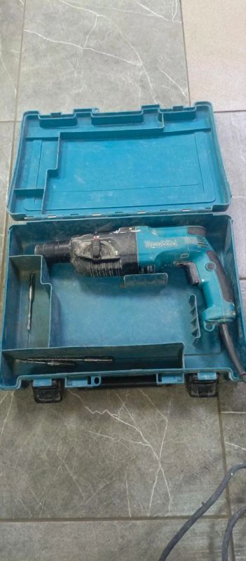 Лот: 24915414. Фото: 1. Перфоратор makita hr 2450 (Г4006... Электроинструмент