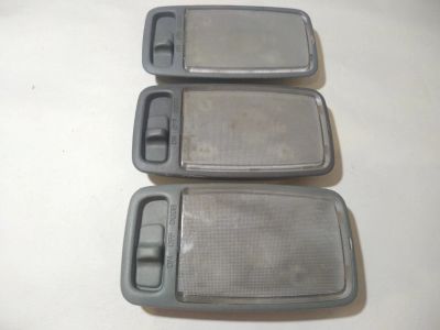 Лот: 12386675. Фото: 1. Плафон салона светильник Toyota... Электрооборудование