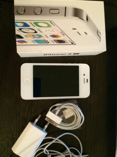 Лот: 7326116. Фото: 1. iPhone 4S Полный комплект. Смартфоны