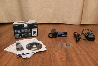 Лот: 4194540. Фото: 1. Видеокамера Sony HDR-CX110E blue. Видеокамеры
