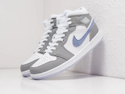 Лот: 18954704. Фото: 1. Кроссовки Nike Air Jordan 1 Mid. Кеды, кроссовки, слипоны