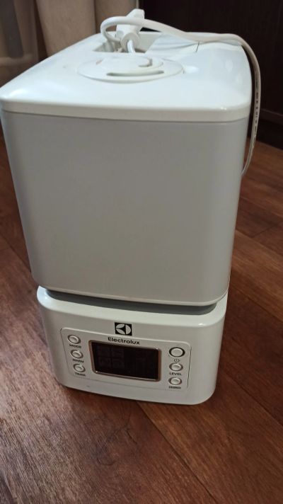 Лот: 22396242. Фото: 1. Увлажнитель воздуха Electrolux... Увлажнители и мойки воздуха