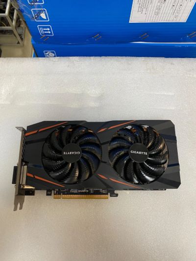 Лот: 17687882. Фото: 1. Видеокарта Gigabyte AMD Radeon... Видеокарты