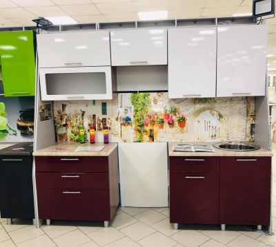 Лот: 13148832. Фото: 1. Кухня «Красный бархат». Отдам... Кухонные гарнитуры