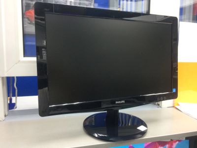 Лот: 11158693. Фото: 1. Монитор Philips 196V3L. ЖК-мониторы