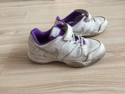 Лот: 11917528. Фото: 1. Кроссовки Nike, кожа, р-р 33. Кеды, кроссовки