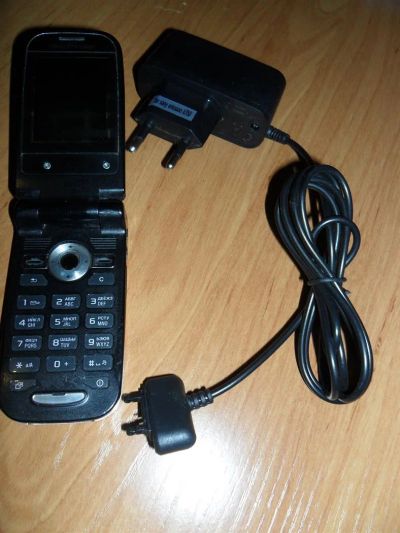 Лот: 3831808. Фото: 1. не рабочий Sony Ericsson Z550i. Кнопочные мобильные телефоны