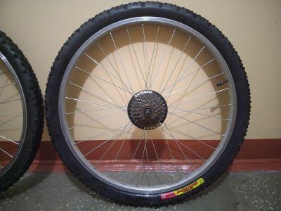 Лот: 16916688. Фото: 1. Заднее колесо Quando 26" под v-brake. Запчасти