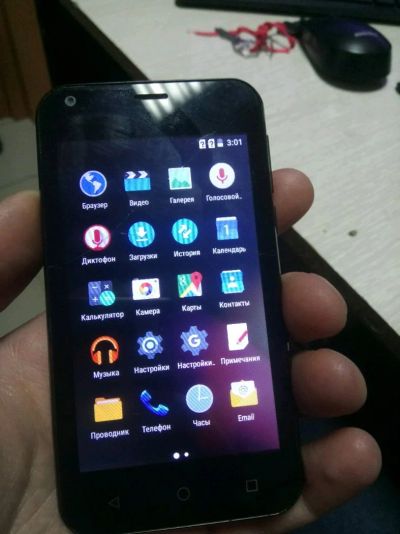 Лот: 15255632. Фото: 1. Смартфон Ginzzu S4020 1.3ГГц/512Mb... Смартфоны